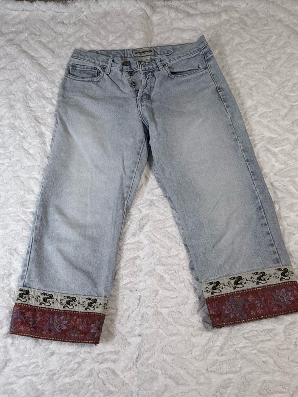 LONDONJEAN Light Blue Cropped Jeans with Patterned Hem - Gently Used -Size 8 - Picture 2 of 12